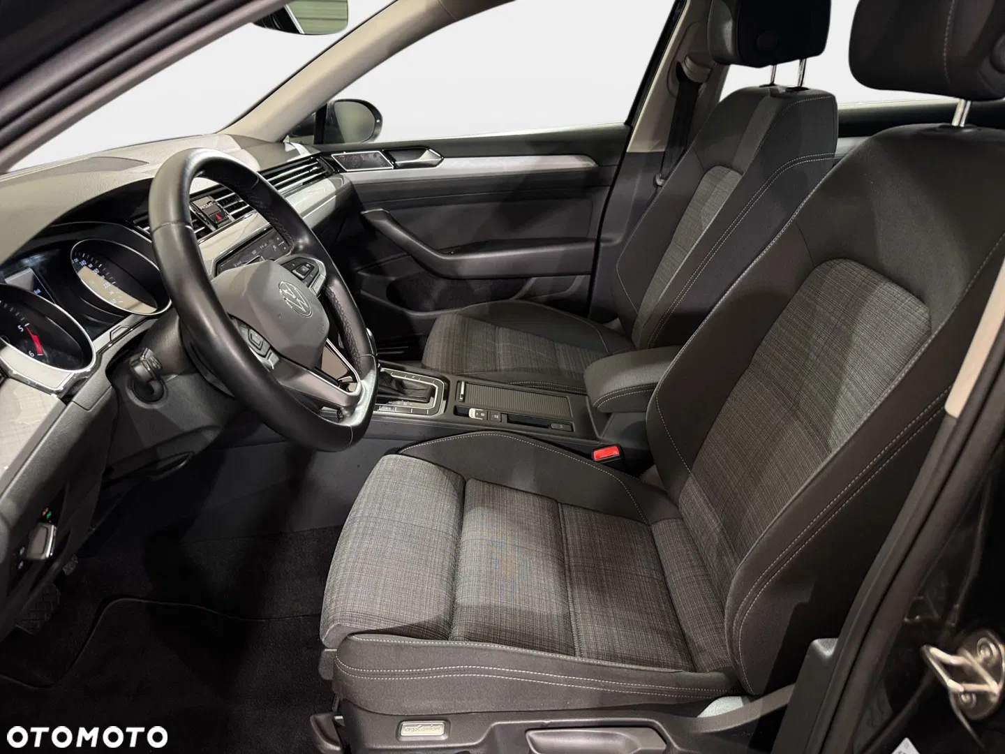 2020 Volkswagen Passat Variant 2.0 TDI SCR DSG Business, photograph 12