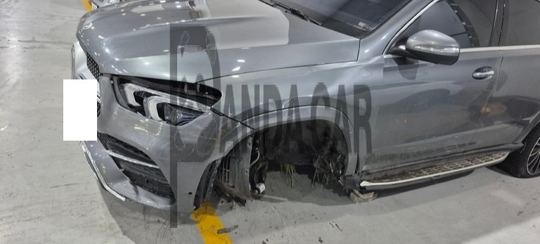 2022 Mercedes-Benz GLE400 d 4MATIC Coupe, photograph 2