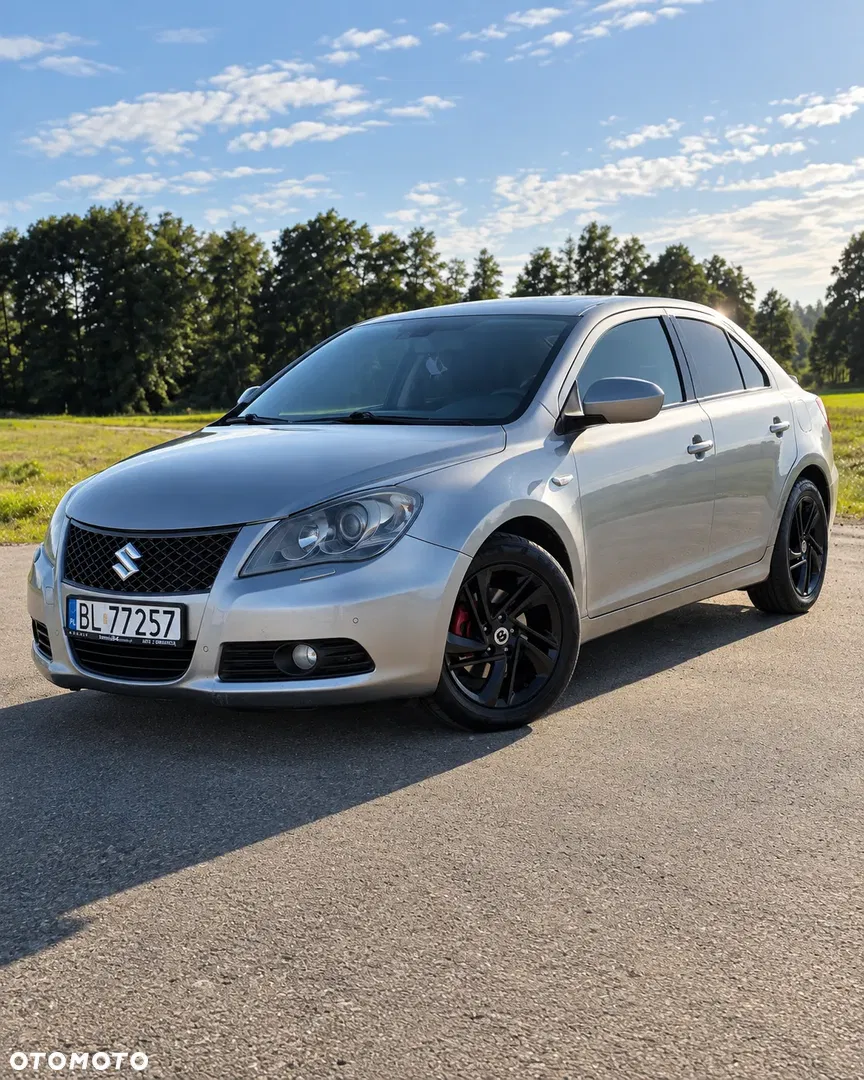 Suzuki Kizashi 2.4 Sport 4WD CVT — photo 1 of 17