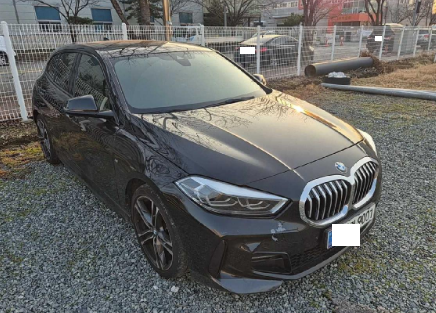 2021 BMW 118d, photograph 2