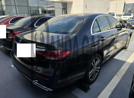 2022 Mercedes-Benz E350 4MATIC, photograph 3