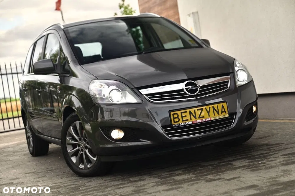 2011 Opel Zafira, photograph 1