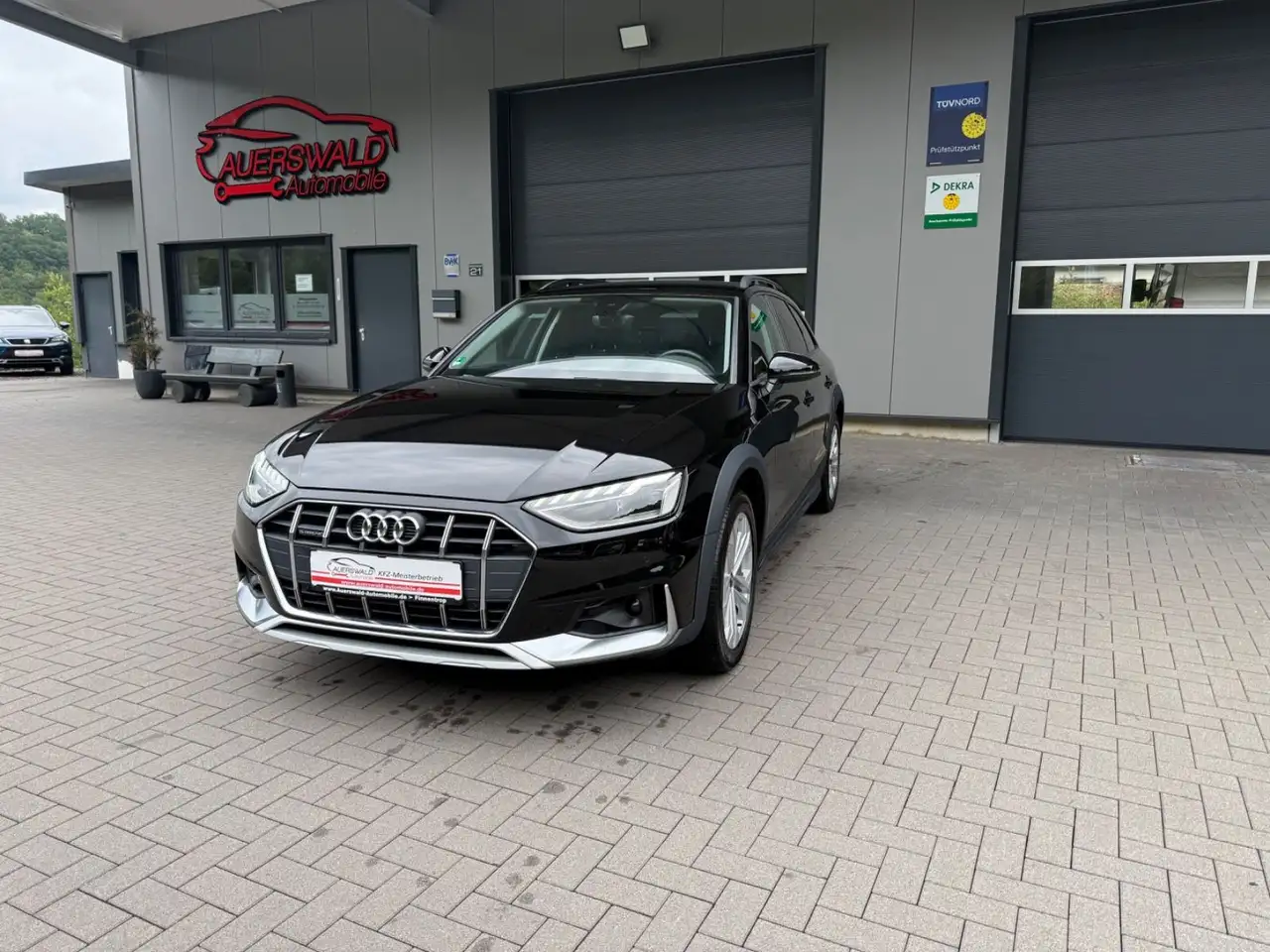 Audi A4 allroad quattro 40 TDI * App *DAB * AHK * LED — photo 1 of 16