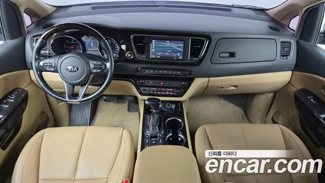 2018 Kia Canival 9-Seater Noblesse, photograph 6