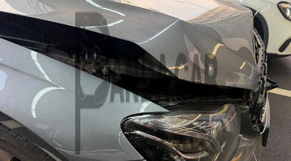 2020 Mercedes-Benz E 300 4MATIC, photograph 3