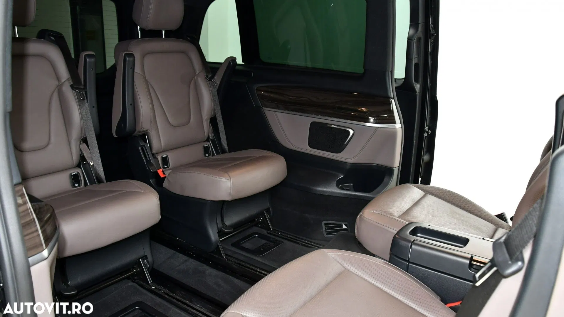 2022 Mercedes-Benz V 250 d Lang 4Matic 9G-TRONIC Exclusive, photograph 10
