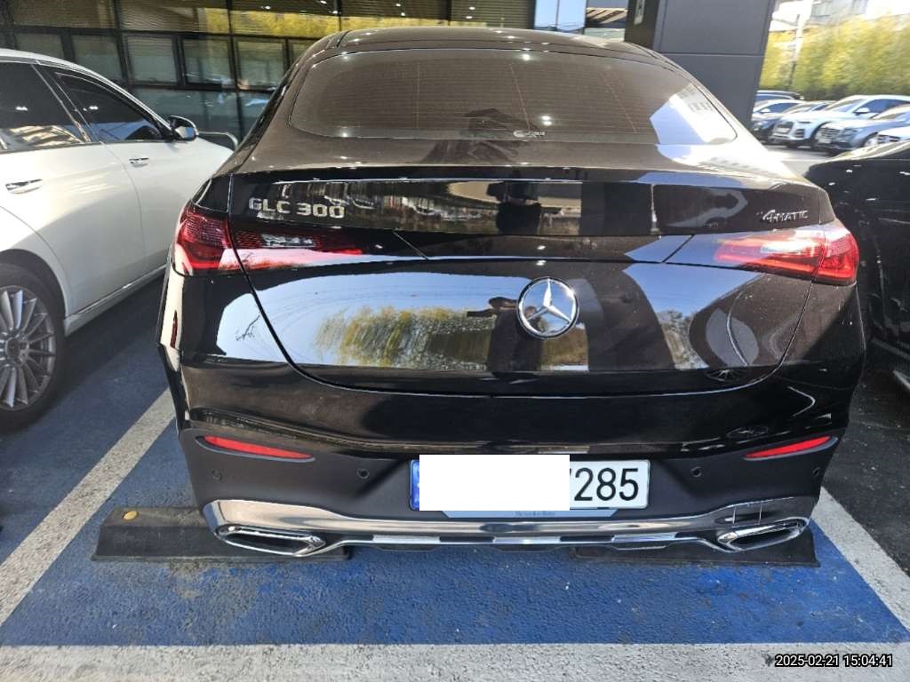 2024 Mercedes-Benz GLC 300 4MATIC Coupe, photograph 1