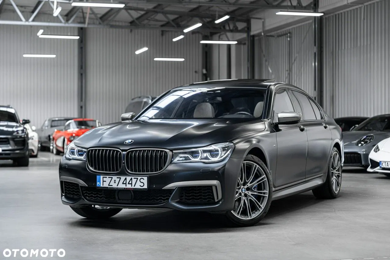 2018 BMW Seria 7 M760Li xDrive, photograph 9
