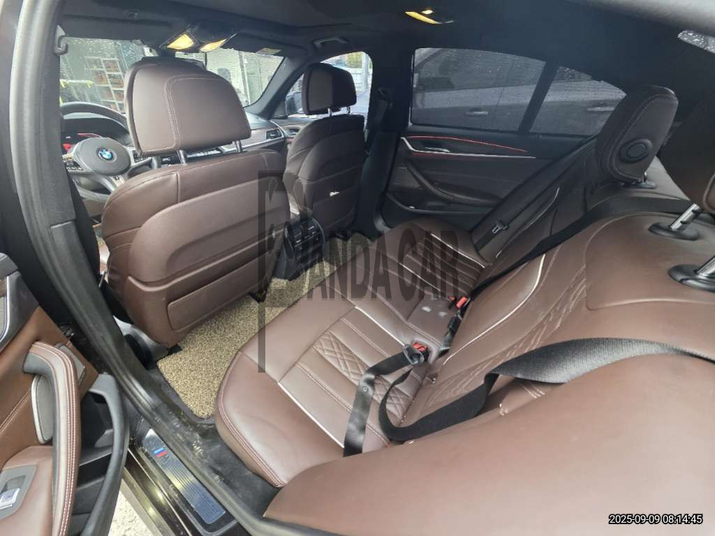 2020 BMW 520i M Sport Package, photograph 3