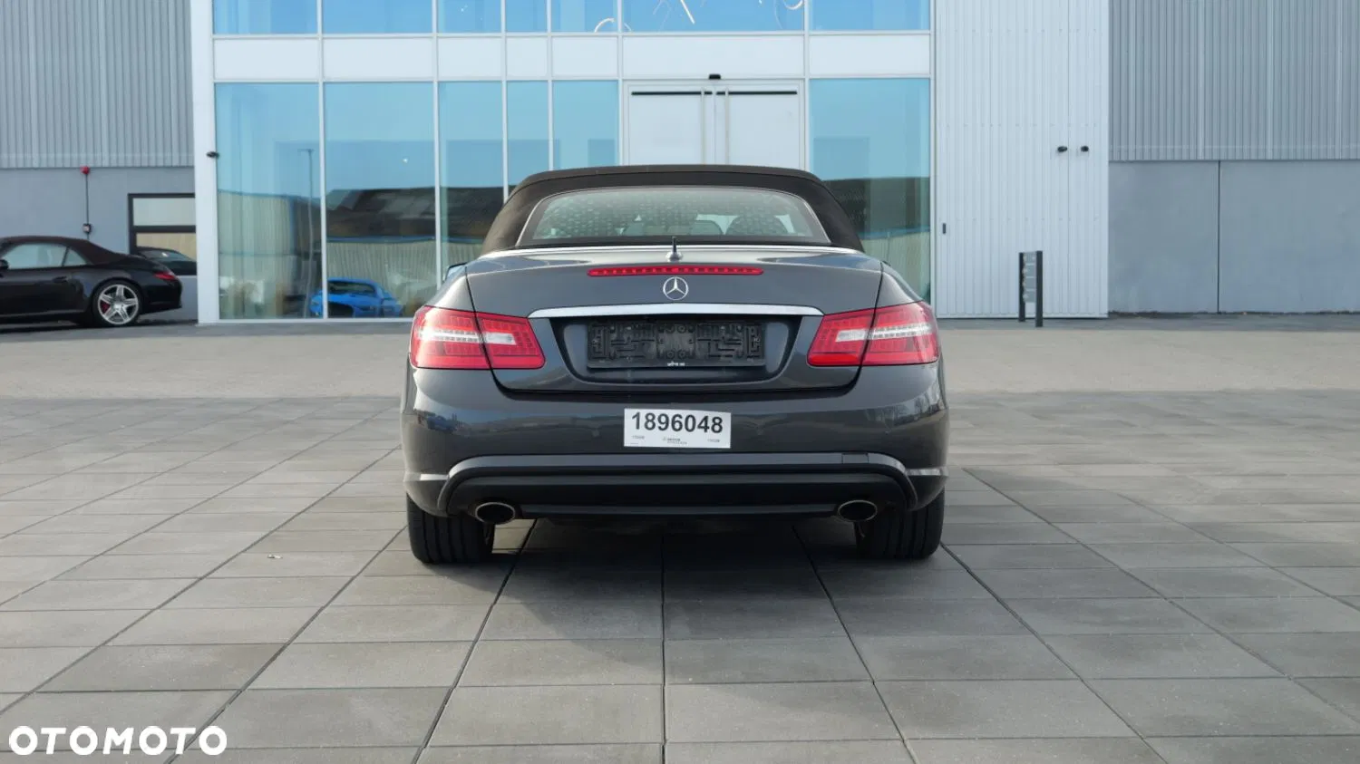 2010 Mercedes-Benz Klasa E 350 CGI BlueEFFICIENCY 7G-TRONIC Elegance, photograph 11