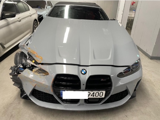 2024 BMW M4 Competition Convertible M xDrive, photograph 3