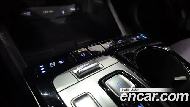 Hyundai Tucson Inspiration 2WD — photo 1 of 34