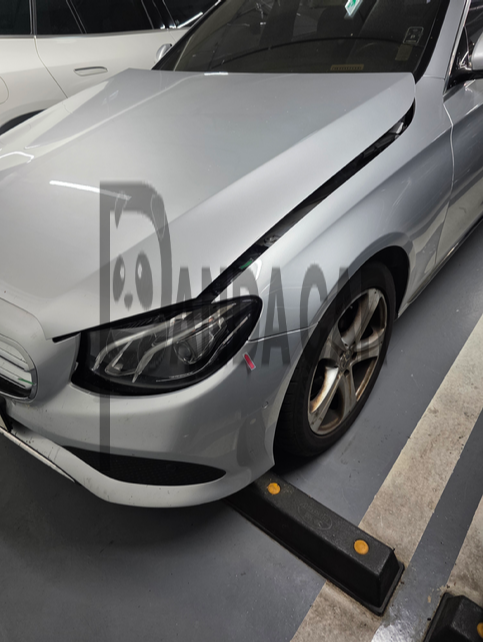 2017 Mercedes-Benz E200, photograph 1