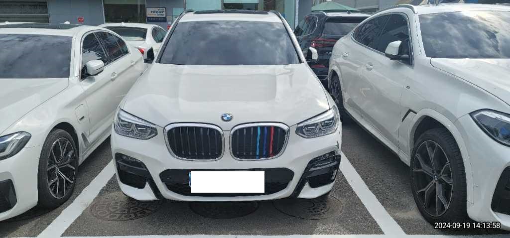 2021 BMW X3 xDrive20i, photograph 3