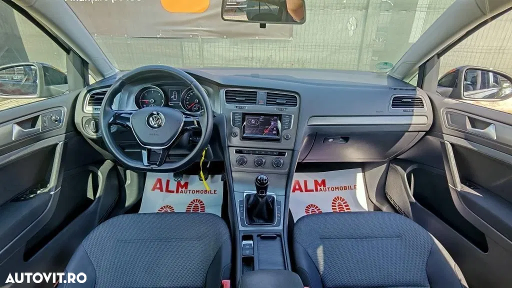 2014 Volkswagen Golf, photograph 2