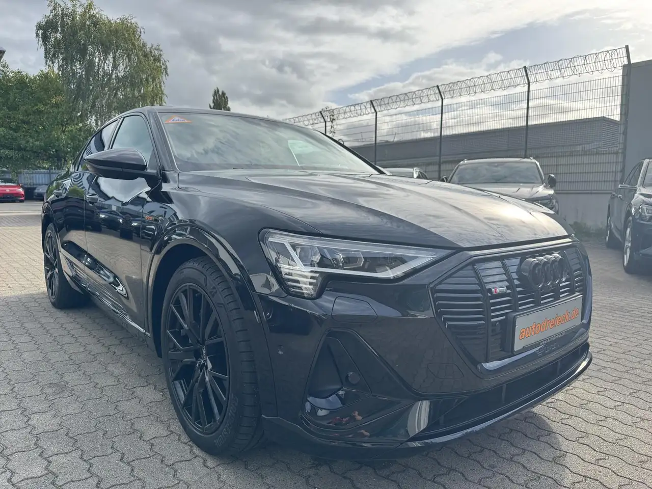 2022 Audi e-tron Sportback 50 2x S line ACC PANO S-SITZE, photograph 3