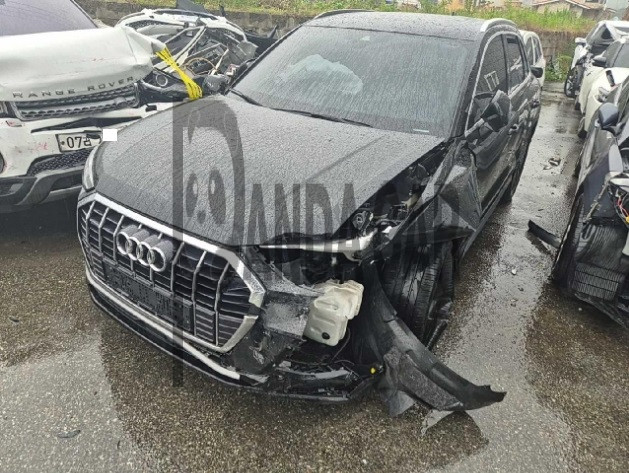 2022 Audi Q3 35 TDI quattro, photograph 1