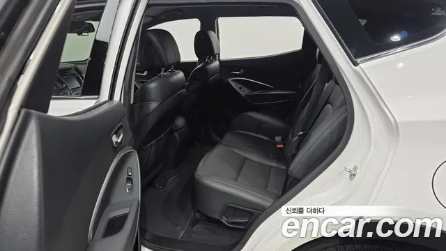 2016 Hyundai Santafe Diesel 2.0 2WD, photograph 5