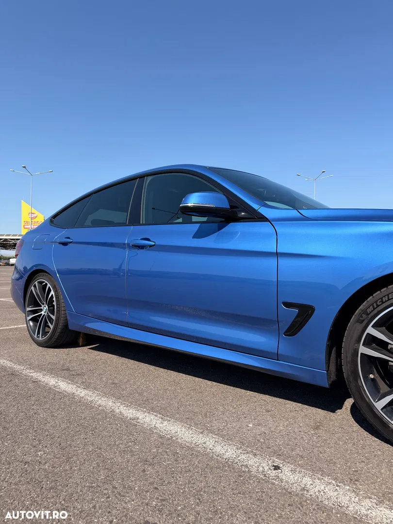 2019 BMW Seria 3, photograph 7