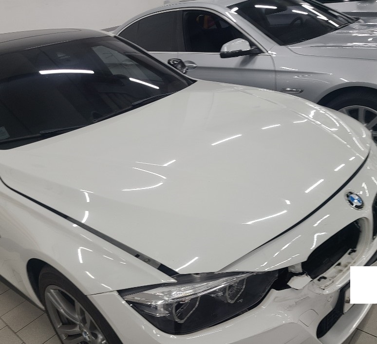 2018 BMW 320d M Sport Package WLTP, photograph 2