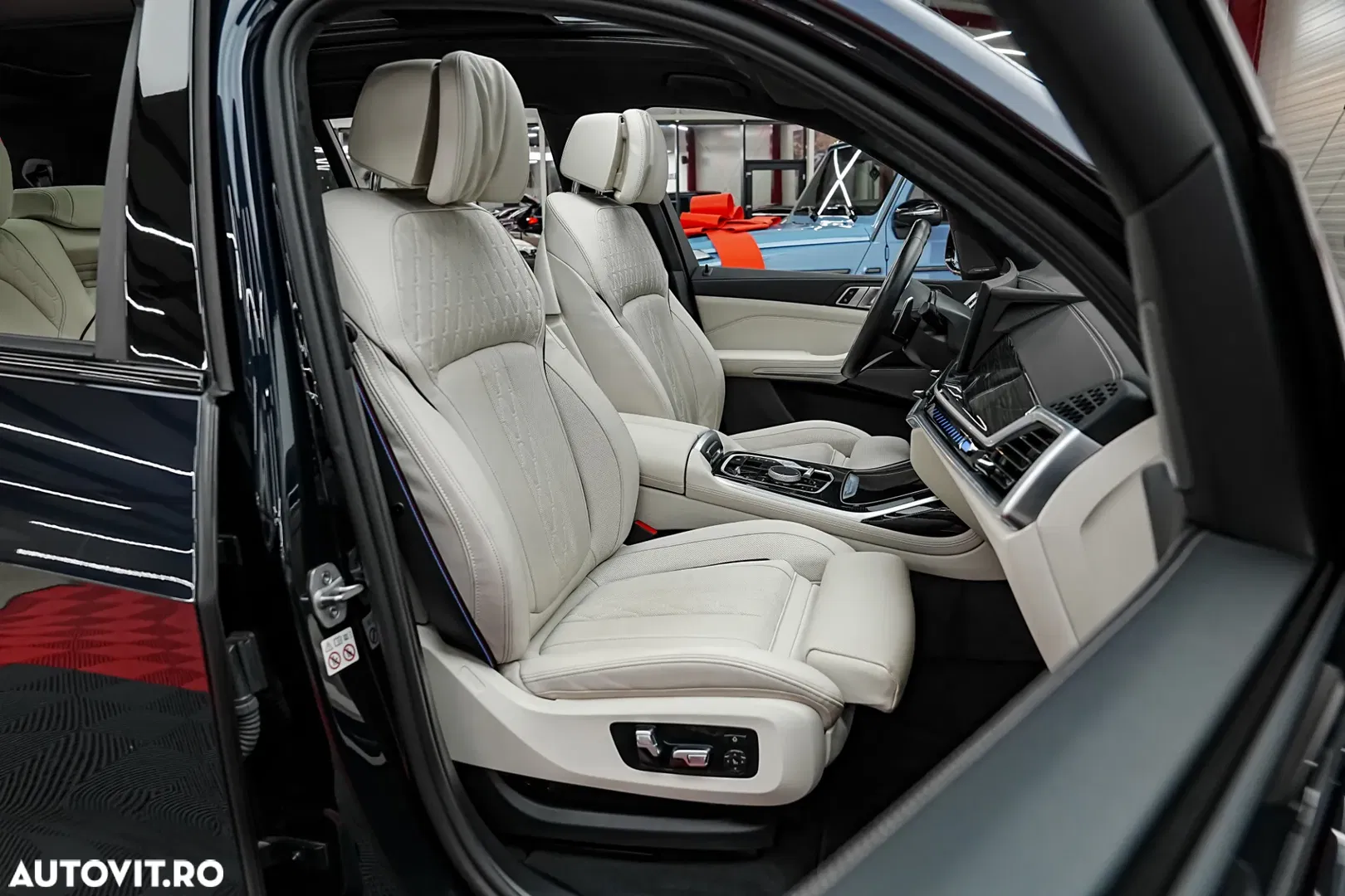 2023 BMW X7 M60i xDrive, photograph 10