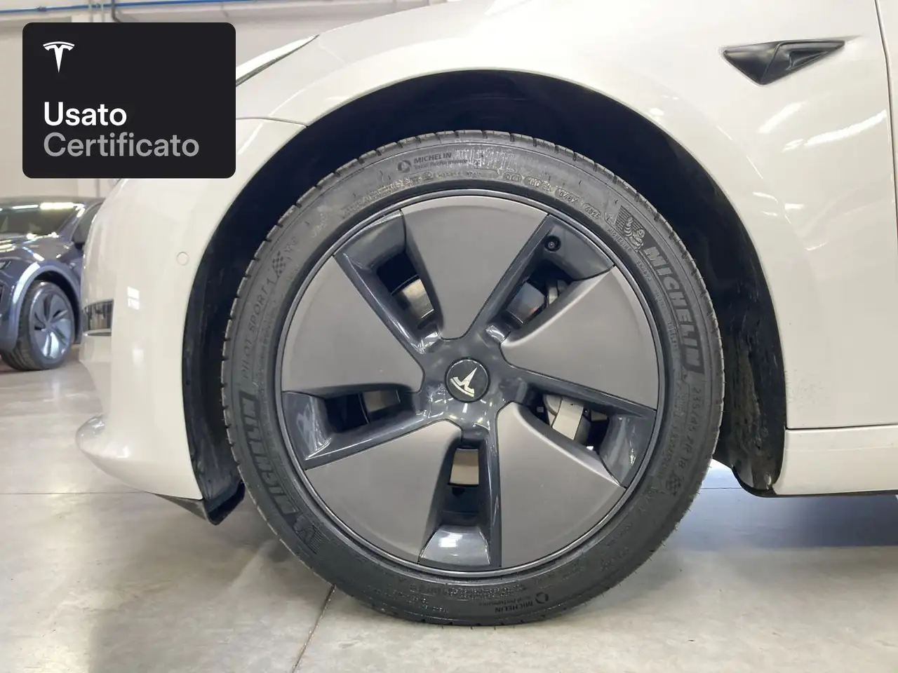 2021 Tesla Model 3 Long Range AWD, photograph 5