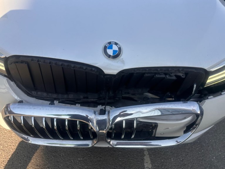 2022 BMW 520i, photograph 2
