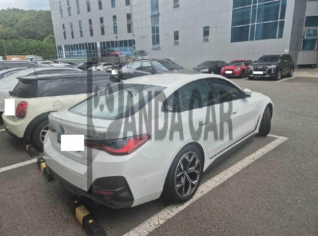 2024 BMW i4 eDrive40, photograph 5