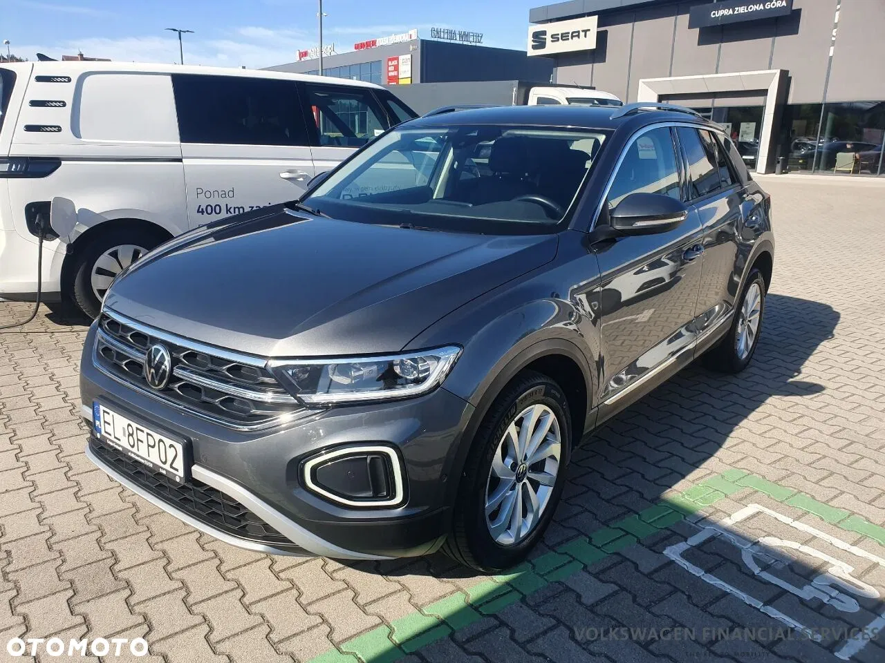 2022 Volkswagen T-Roc, photograph 2