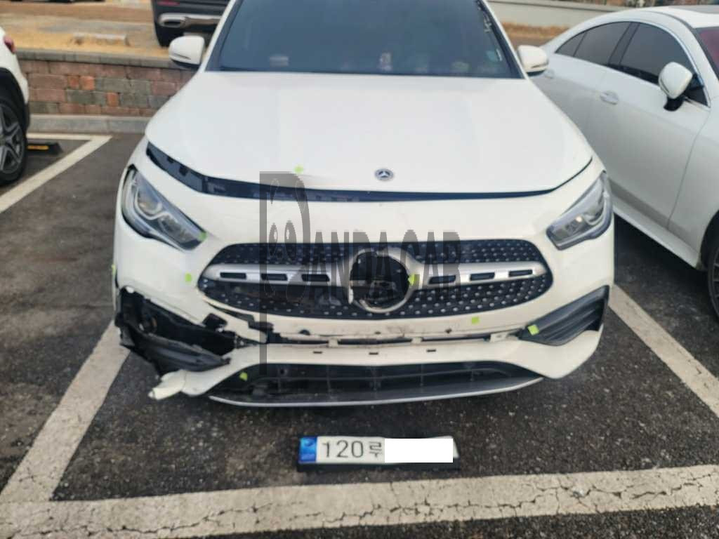 2022 Mercedes-Benz GLA250 4MATIC, photograph 1