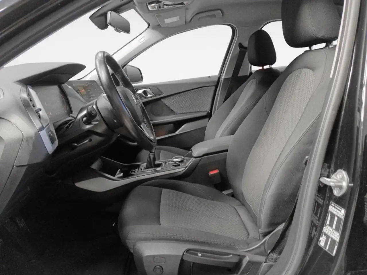 2022 BMW 116 116i, photograph 10
