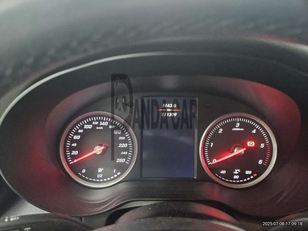 2018 Mercedes-Benz GLC220 d 4Matic, photograph 5