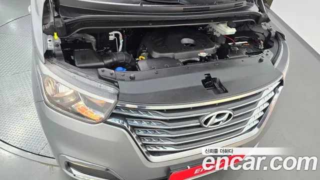 2019 Hyundai Starex Wagon 12-Seater, photograph 6