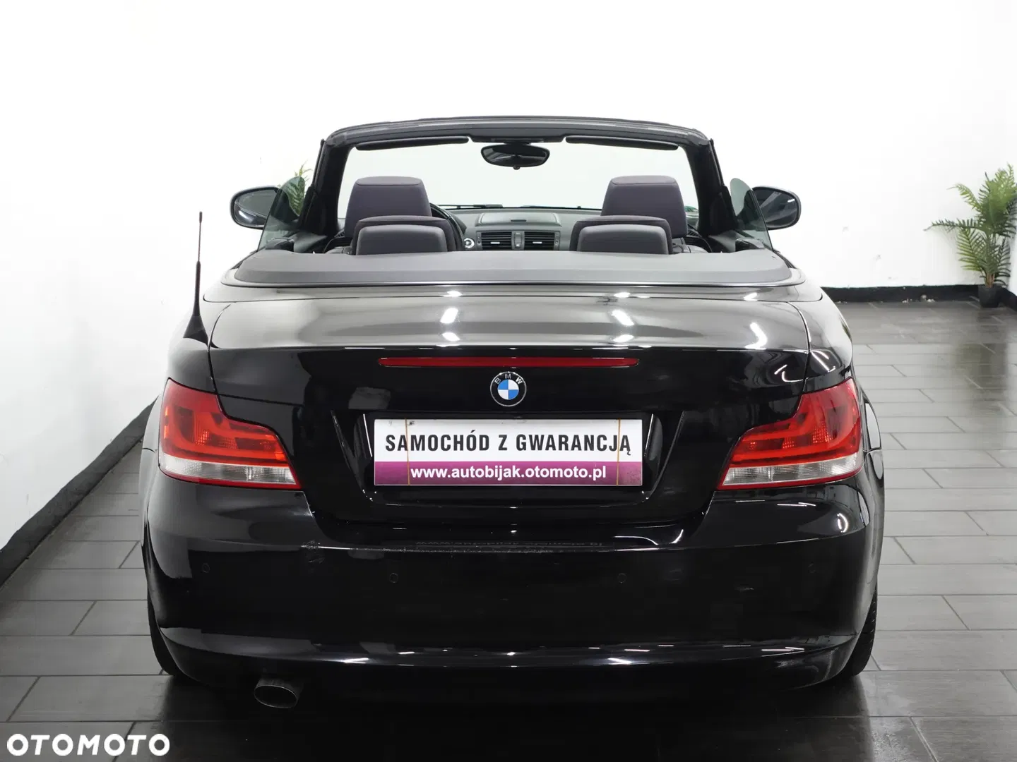 2011 BMW Seria 1, photograph 6