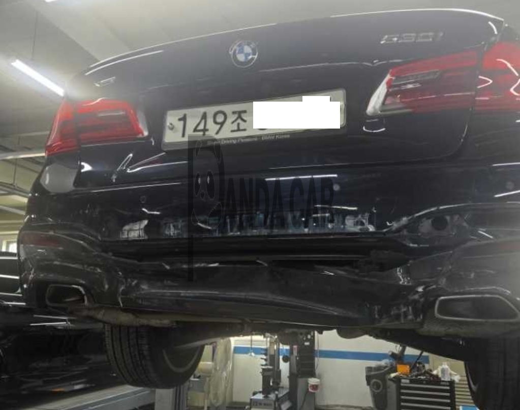 2019 BMW 530i xDrive M Sport Package Plus, photograph 4