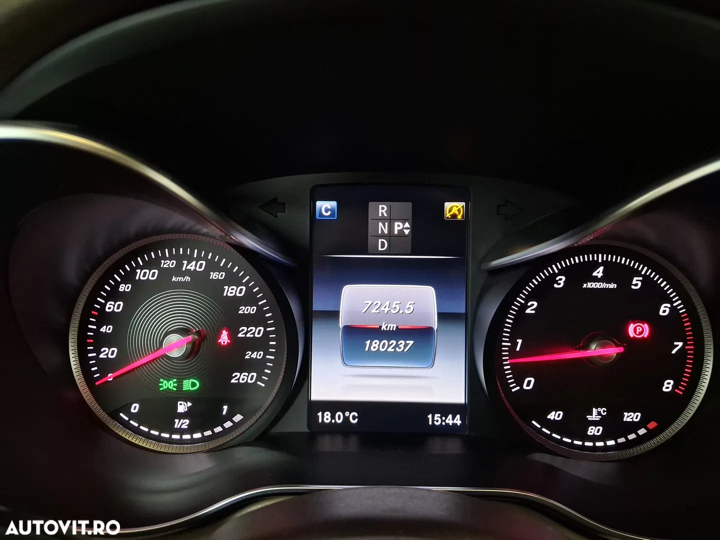 2015 Mercedes-Benz C 200 7G-TRONIC, photograph 4