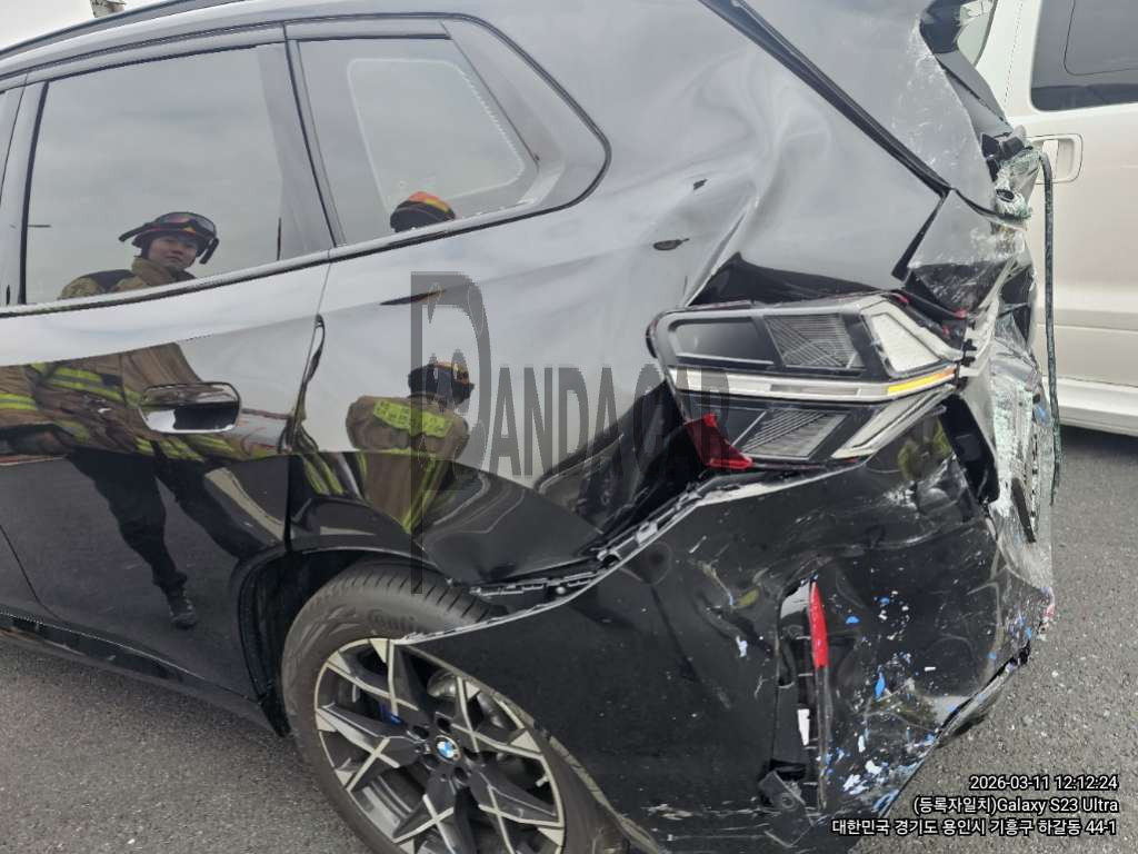 2026 BMW X3 20 xDrive, photograph 2