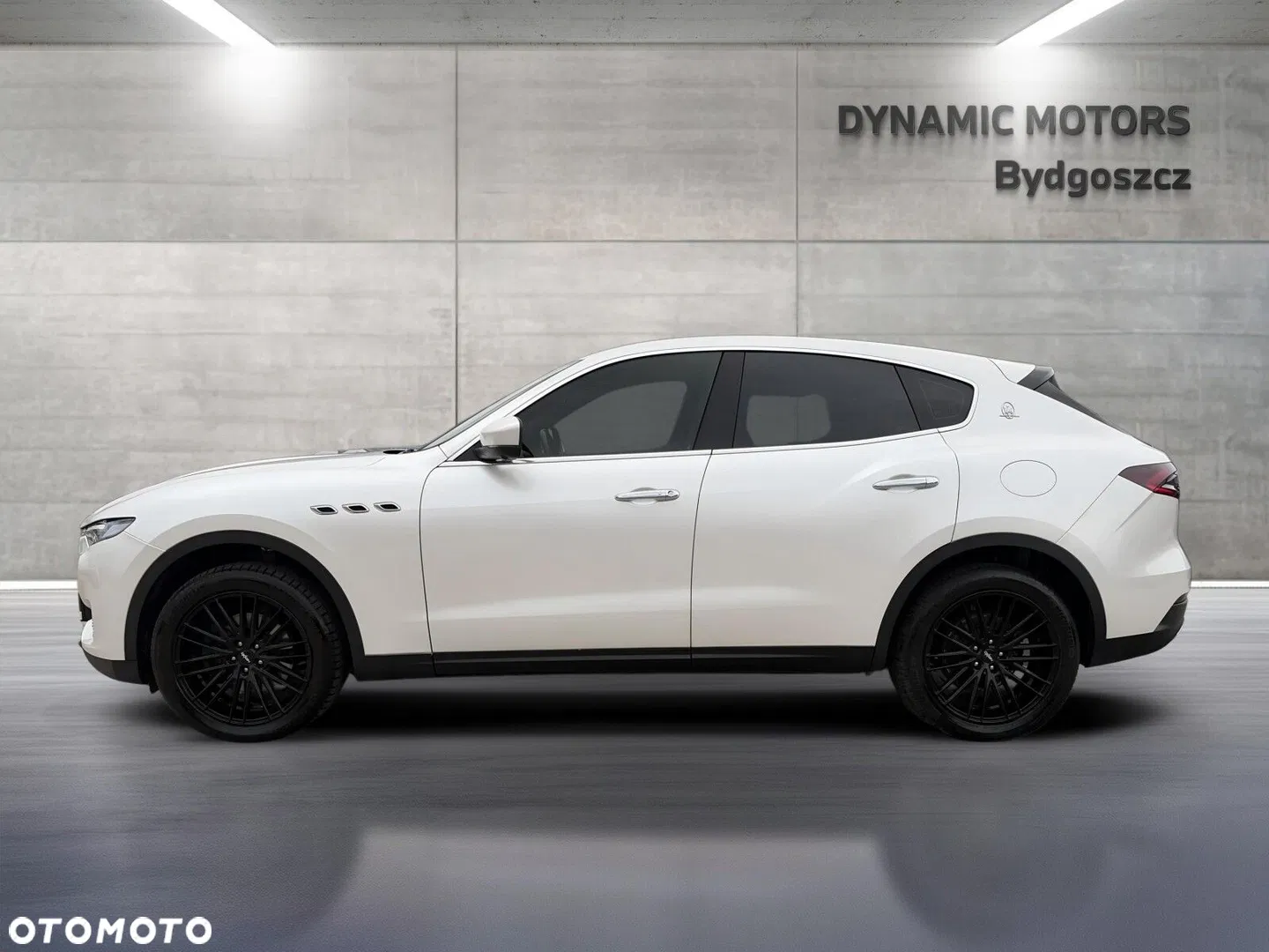 2018 Maserati Levante, photograph 2