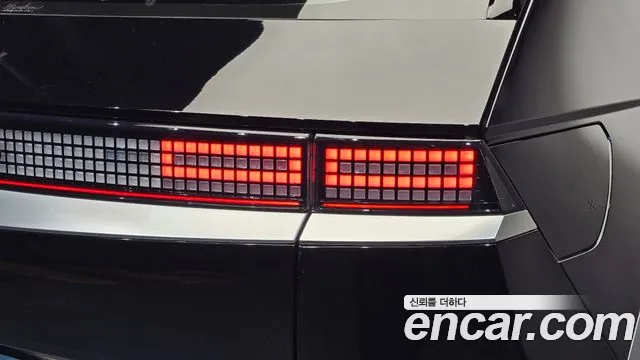 Hyundai Ioniq5 Long range — photo 1 of 37