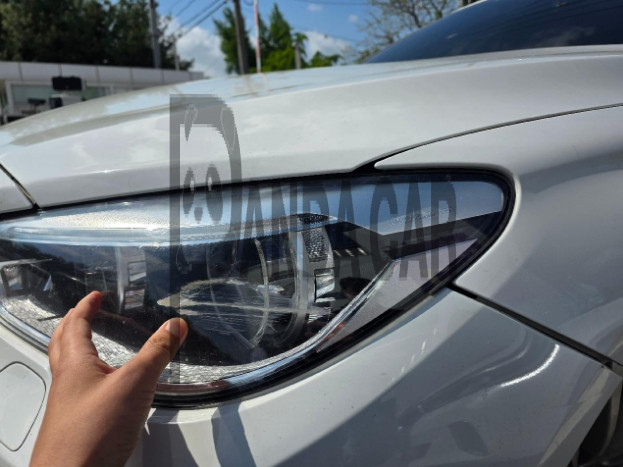 2017 BMW Gran Turismo EfficientDynamics Edition, photograph 2