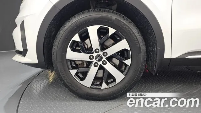 Kia Sorento Gasoline 2.5T 2WD — photo 1 of 38