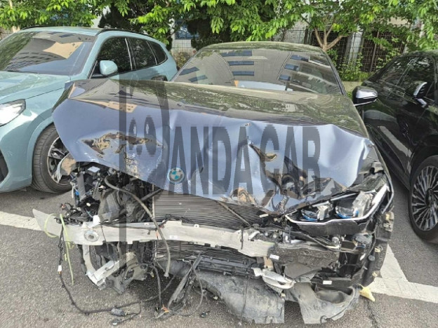 2024 BMW i5 eDrive40, photograph 1