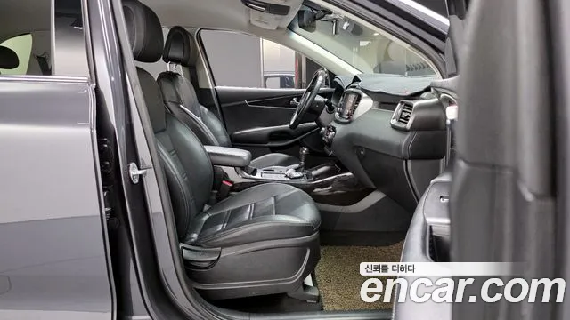 Kia Sorento Diesel 2.0 2WD — photo 1 of 20