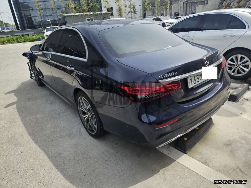 2021 Mercedes-Benz E220 d 4MATIC, photograph 4