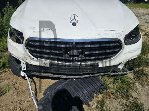 2023 Mercedes-Benz E300 e 4MATIC, photograph 1