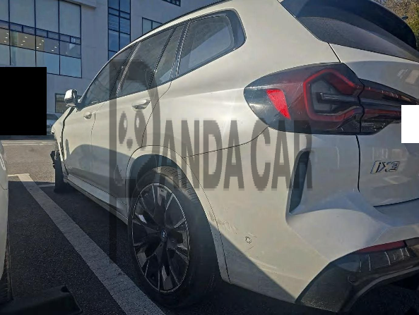 2023 BMW iX3 M Sport, photograph 3