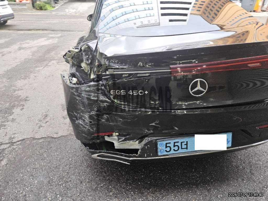 2022 Mercedes-Benz EQS450 +, photograph 2