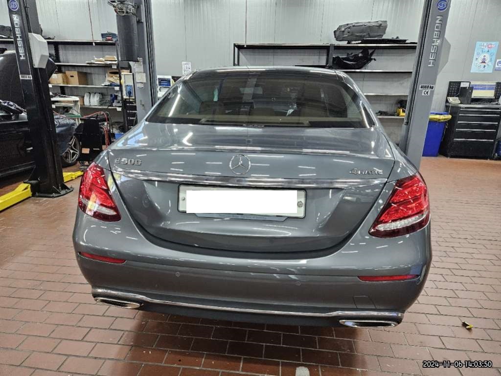 2019 Mercedes-Benz E300 4Matic, photograph 1