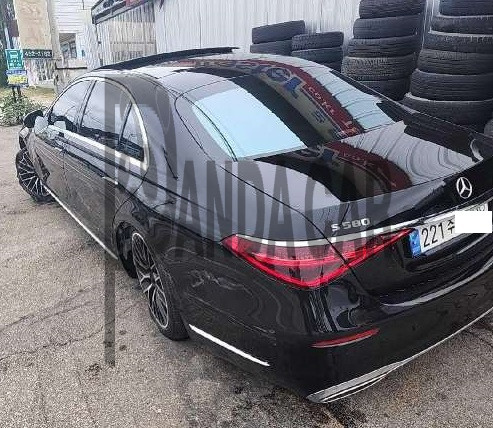 2023 Mercedes-Benz S580 4MATIC, photograph 4