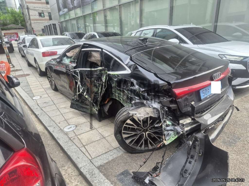 2025 Audi A6 e-tron performance, photograph 3